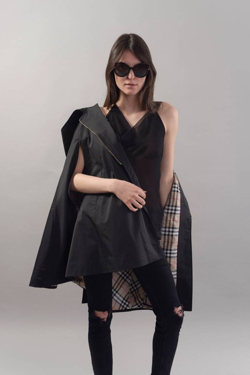 Schwarzer Kapuzen Mantel/Gefütterter Mode Handgefertigter Kapuzenmantel Umhang F1801 von FloAtelier