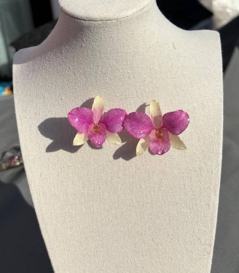 Echte Rosa Weiße Dendrobium Orchidee Ohrringe Edelstahl Harzschmuck Naturfarbene Echte Rosa Weiße Dendrobium Orchidee Ohrringe Edelstahl Harzschmuck Naturfarbene von FloResinBlossomCraft