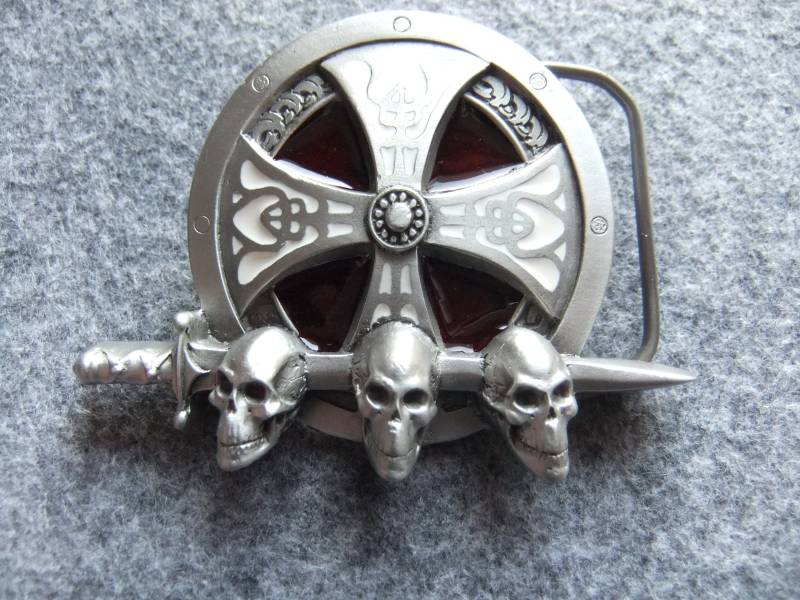 Belt Buckle Gürtelschnalle Totenköpfe Schild Speer Kreuz Skulls Wikinger Kelten Krieger Larp von FlohmiOmi