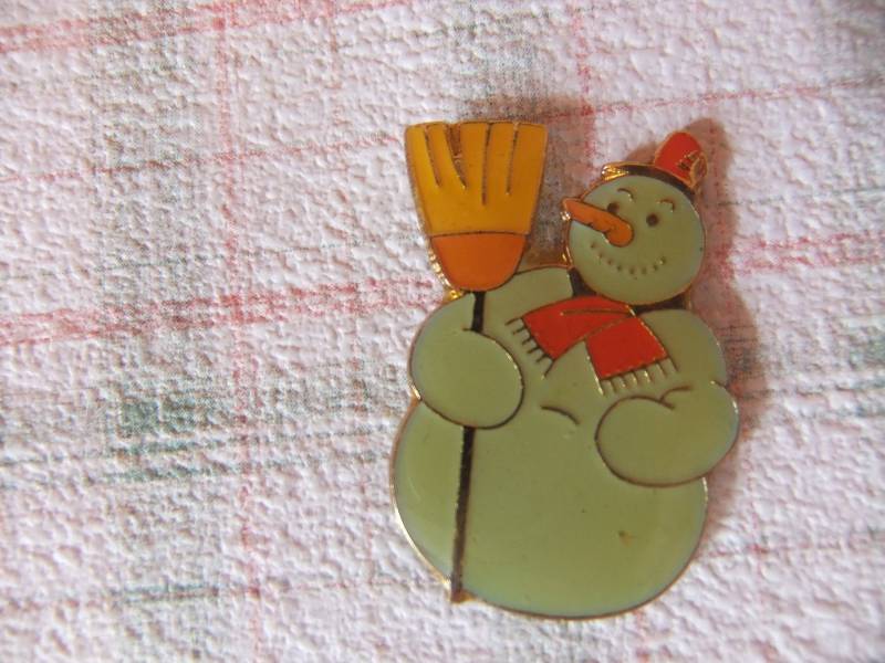 Kurios..seltener Pin Audi Vw Seat, Grüner Schneemann, Sammler von FlohmiOmi