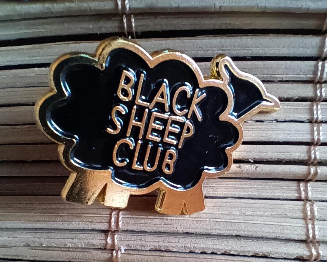 Lapel Pin Anstecknadel Black Sheep Club Humor Sammler Lapel Pin Anstecknadel Black Sheep Club Humor Sammler von FlohmiOmi