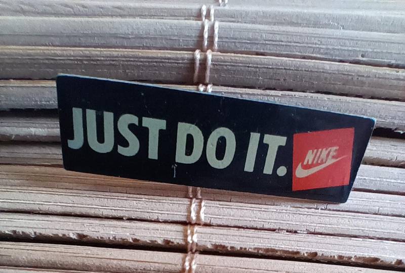 Lapel Pin Anstecknadel Nike Just Do It Werbemittel Sammler Werbung Sport Brand Lapel Pin Anstecknadel Nike Just Do It Werbemittel Sammler Werbung Sport Brand von FlohmiOmi