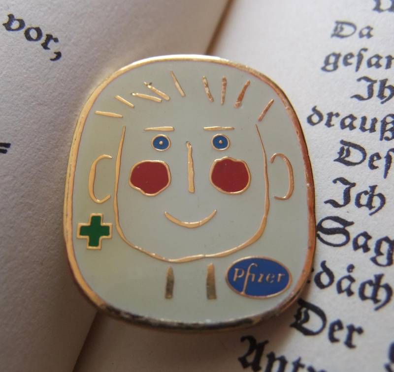 Lapel Pin Anstecknadel Pfizer Chemie Medikamente Apotheke Sammler Brand Lapel Pin Anstecknadel Pfizer Chemie Medikamente Apotheke Sammler Brand von FlohmiOmi