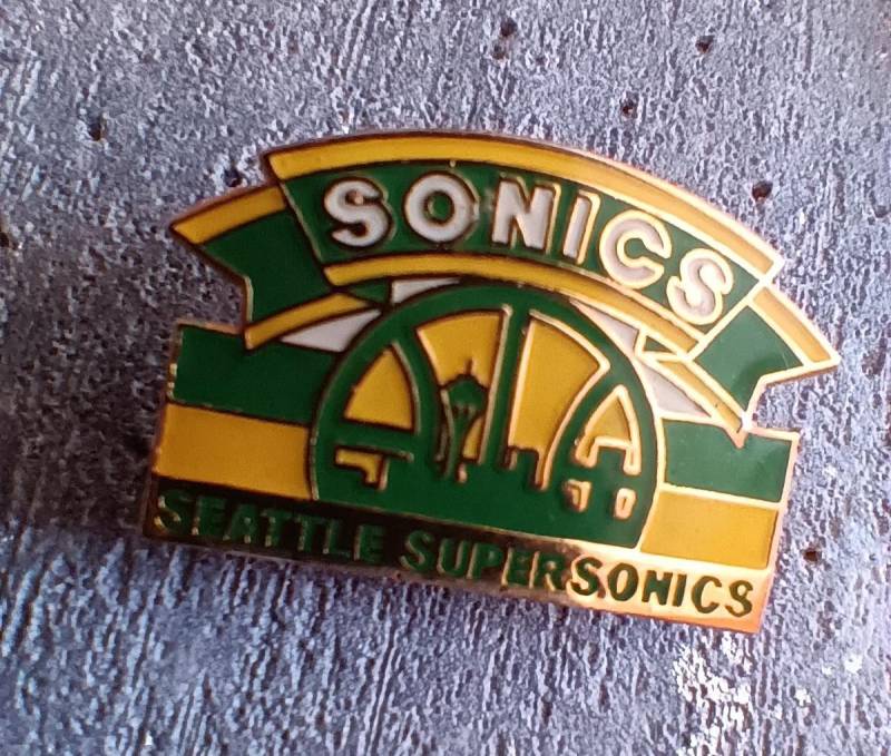 Lapel Pin Anstecknadel Seatle Sonics Basketball 1992 Supersonics, Fanartikel Sammler Nba Sport Merchandise Vintage von FlohmiOmi