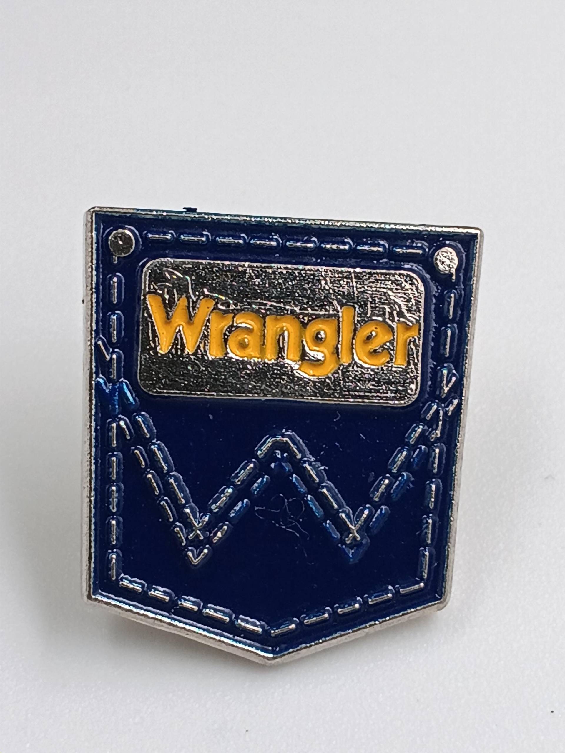 Lapel Pin Anstecknadel Wrangler Jeans Mode Kleidung Fashion Sammler Werbemittel Lapel Pin Anstecknadel Wrangler Jeans Mode Kleidung Fashion Sammler Werbemittel von FlohmiOmi