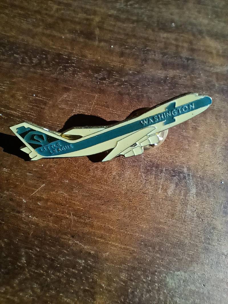 Lapel Pin Flugzeug Little League Washington Aviatik Sammler Werbemittel Lapel Pin Flugzeug Little League Washington Aviatik Sammler Werbemittel von FlohmiOmi