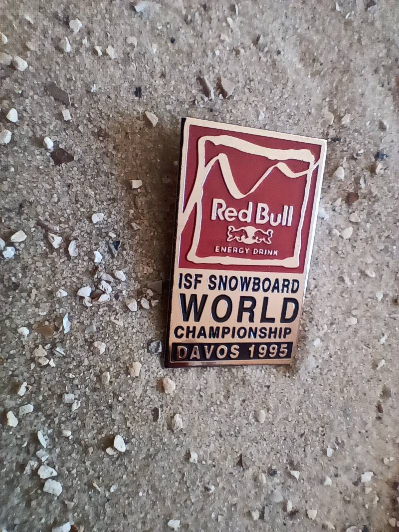 Lapel Pin Red Bull Snowboard World Championship 1995 Davos Sport Vintage Sammler Lapel Pin Red Bull Snowboard World Championship 1995 Davos Sport Vintage Sammler von FlohmiOmi