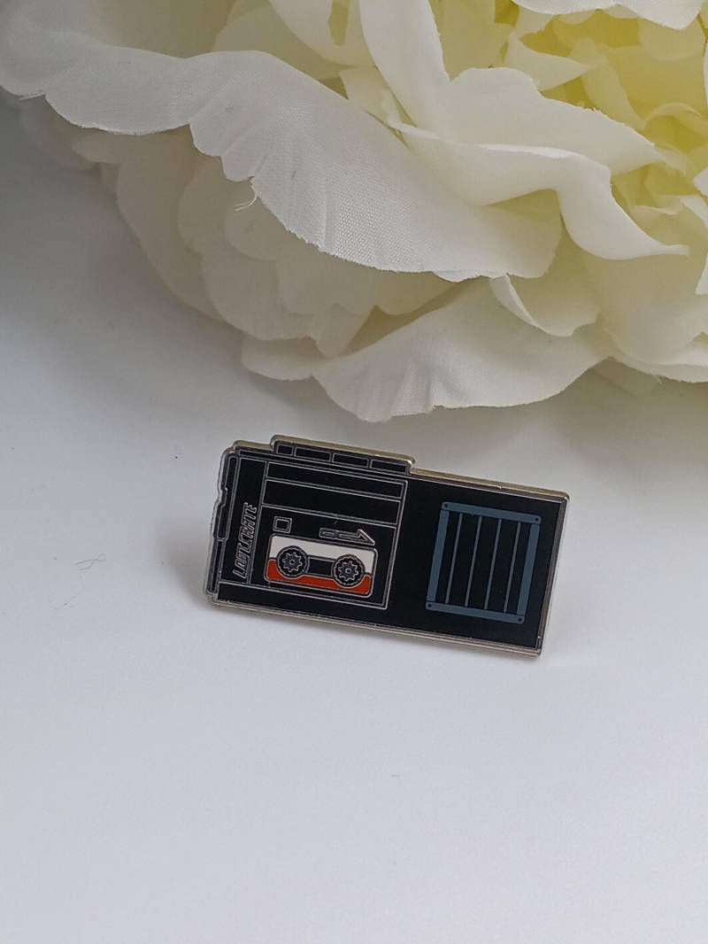 Pin Anstecknadel Kassettenrecorder, Lootcrate Investigate, 2017, Sammler Pin Anstecknadel Kassettenrecorder, Lootcrate Investigate, 2017, Sammler von FlohmiOmi