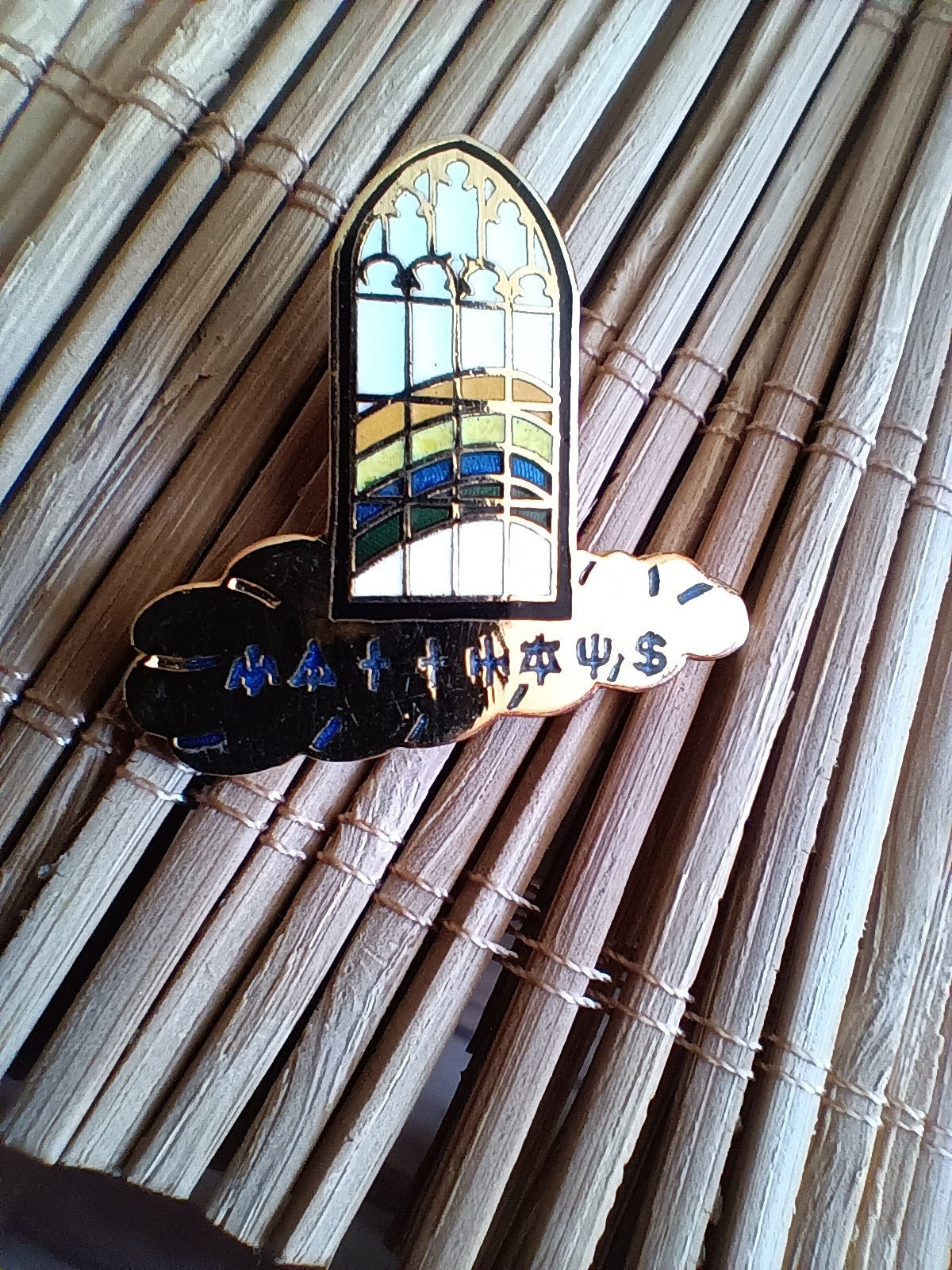 Pin Anstecknadel Kirchenfenster Matthaeus Wolke Religion Sammler Glaube Selten Pin Anstecknadel Kirchenfenster Matthaeus Wolke Religion Sammler Glaube Selten von FlohmiOmi