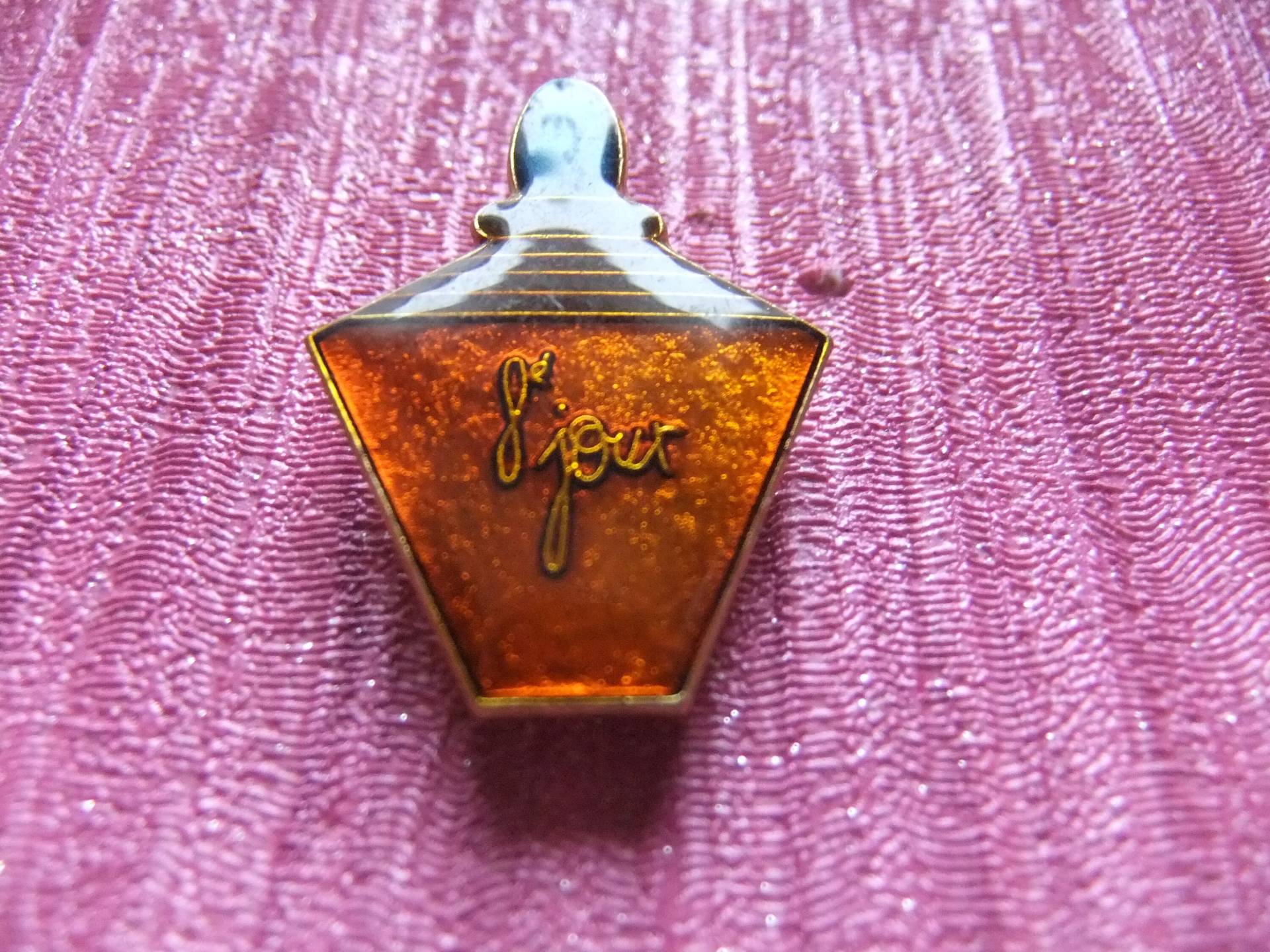 Pin Anstecknadel Parfum 8 Ème Jour Yves Rocher Parfüm, Sammler von FlohmiOmi