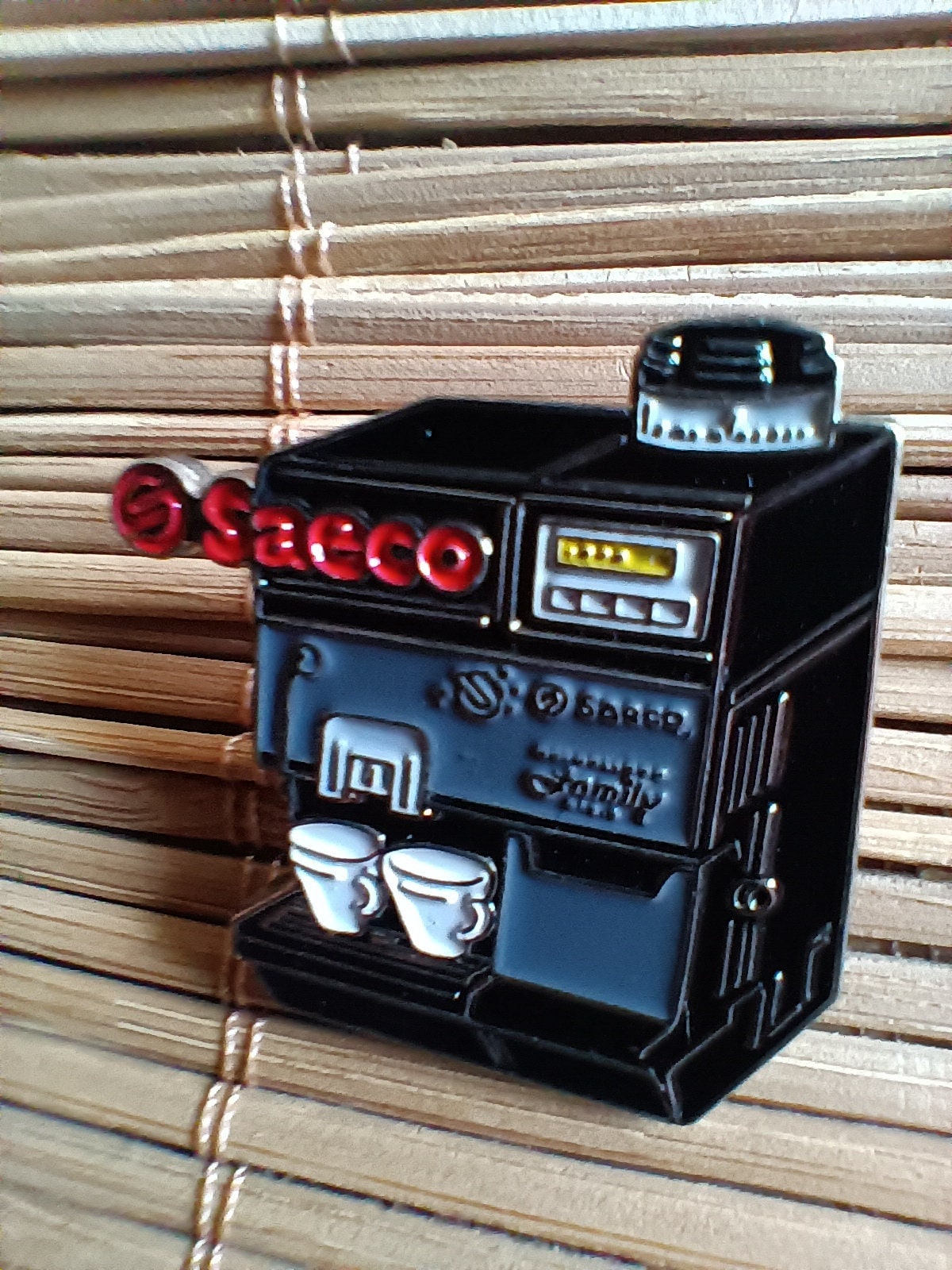 Pin Anstecknadel Saeco Kaffeeautomat Rarität Technik Sammler Pin Anstecknadel Saeco Kaffeeautomat Rarität Technik Sammler von FlohmiOmi