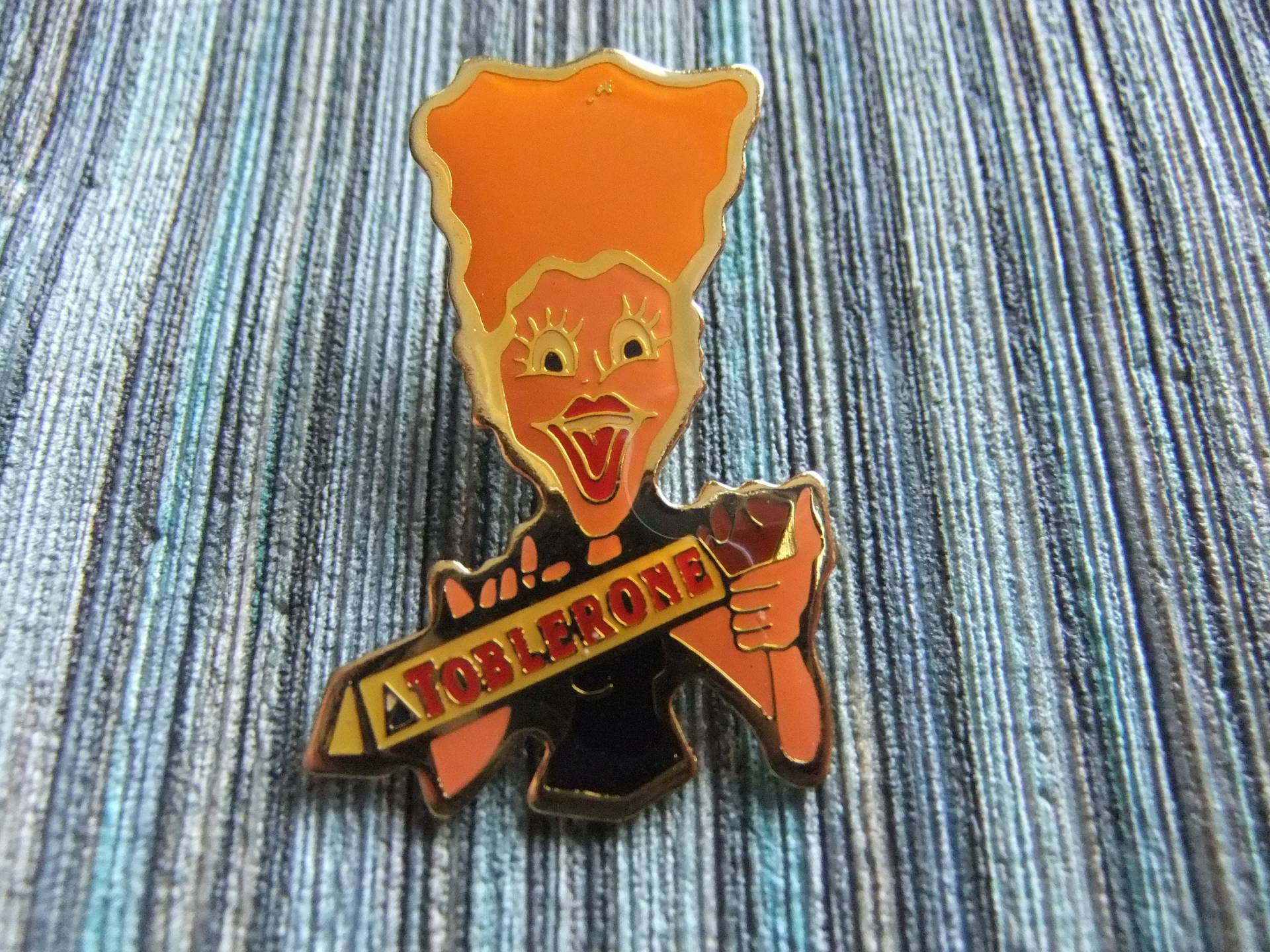 Pin Anstecknadel Toblerone Schokolade Limitierte Ausgabe Sammler Werbemittel Pin Anstecknadel Toblerone Schokolade Limitierte Ausgabe Sammler Werbemittel von FlohmiOmi
