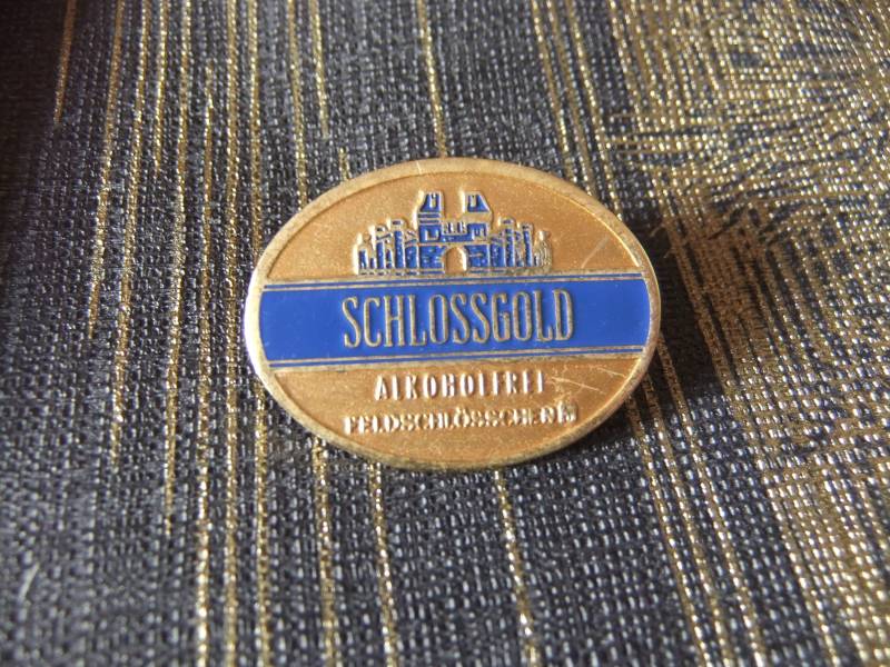 Pin Bier Schlossgold, Feldschlösschen, Brauerei, Sammler, Anstecknadel Pin Bier Schlossgold, Feldschlösschen, Brauerei, Sammler, Anstecknadel von FlohmiOmi