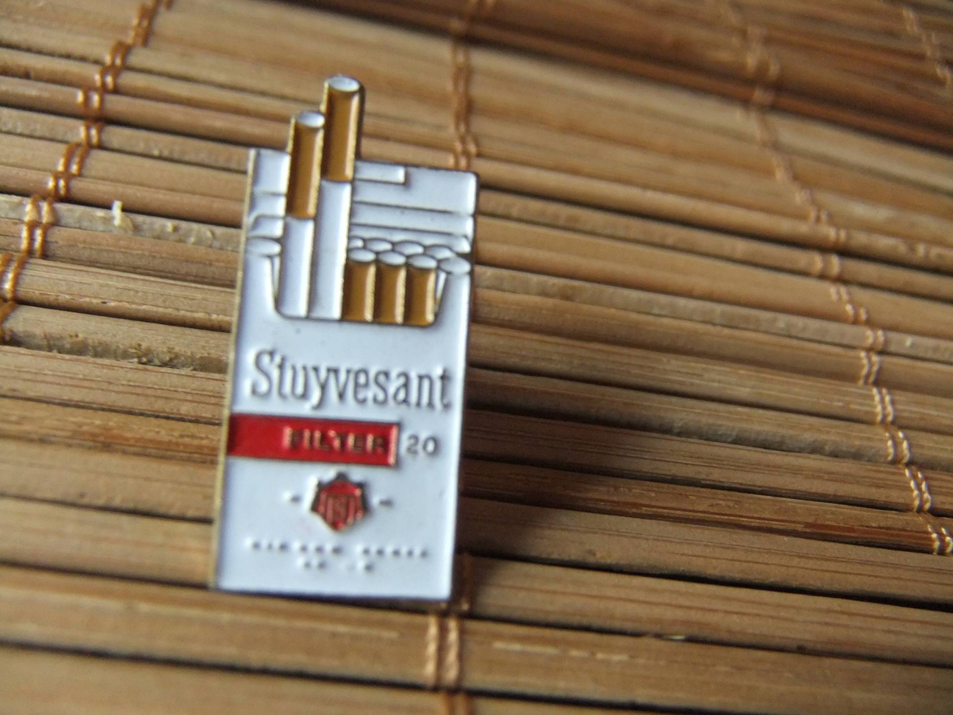 Pin Stuyvesant Zigaretten Tabak Sammler Vintage Merchandise Werbemittel von FlohmiOmi
