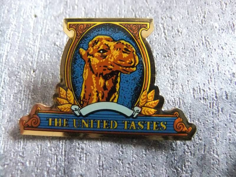 Pin Zigaretten Camel The United Tastes Tabak Rauchen Sammler Werbemittel Merchandise Pin Zigaretten Camel The United Tastes Tabak Rauchen Sammler Werbemittel Merchandise von FlohmiOmi