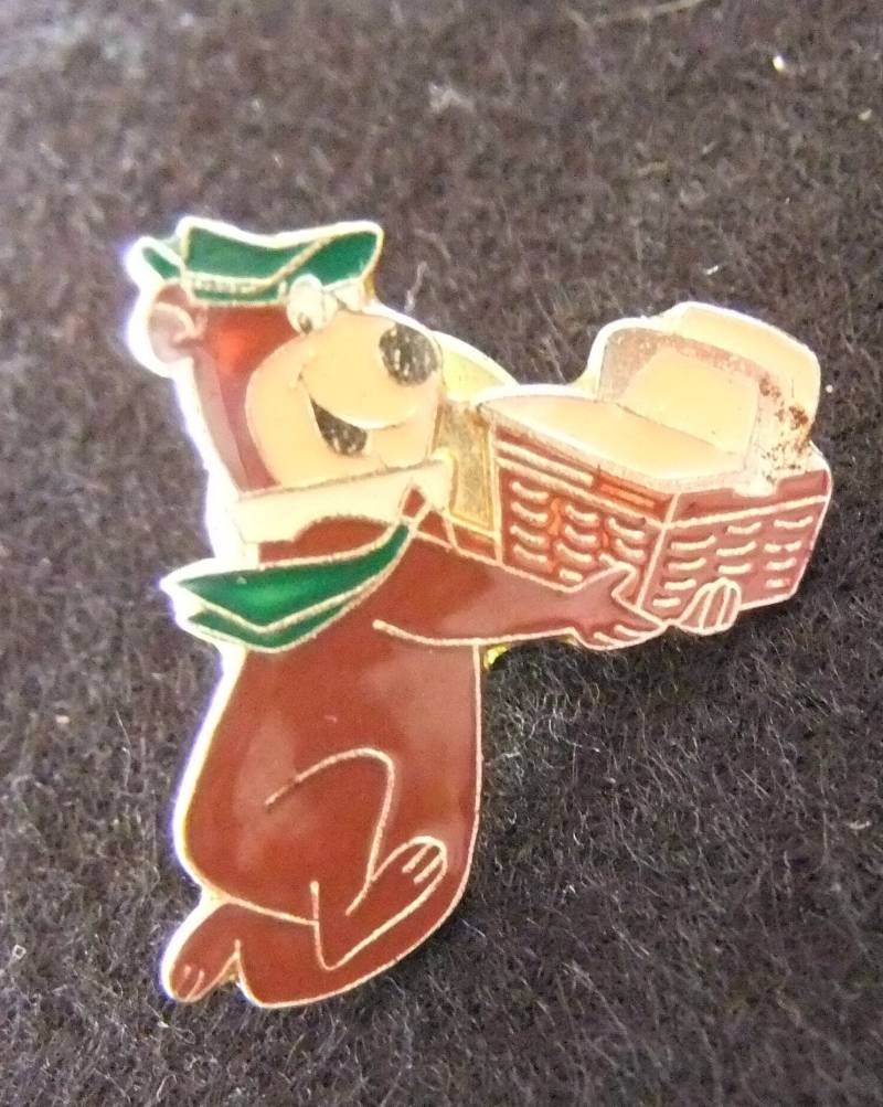 Seltener Pin Yogi Baer Aus Der Zeichentrickserie Hucky Und Seine Freunde, Sammler, Vintage Seltener Pin Yogi Baer Aus Der Zeichentrickserie Hucky Und Seine Freunde, Sammler, Vintage von FlohmiOmi
