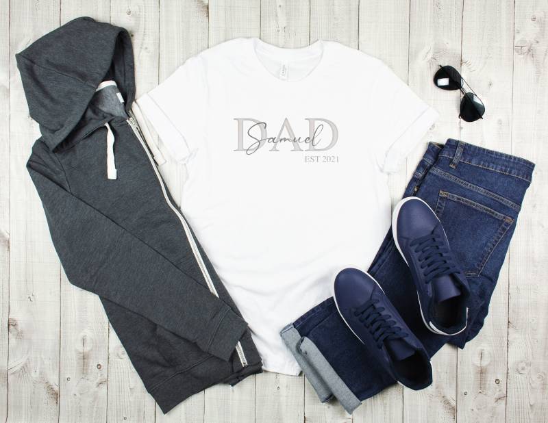 T-Shirt Dad Mit Namen Est von FloomUnikate