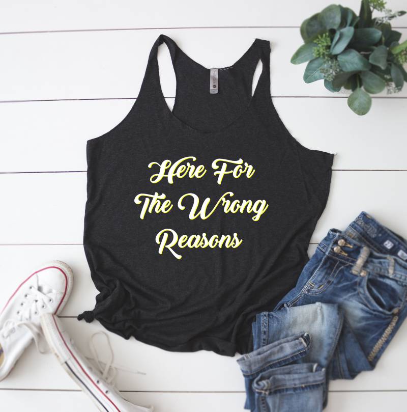 Hier Aus Den Falschen Gründen Tank | Der Bachelor Bachelorette Shirt Racerback Für Damen von FlopTheWorld