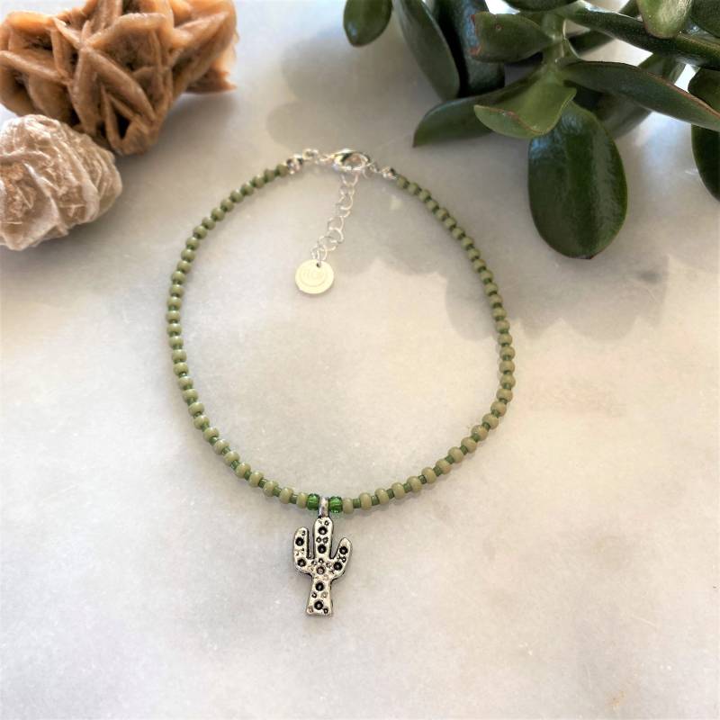 Kaktus-Fußkettchen Grünes Fußkettchen Mit Silberfarbenem Kaktus-Anhänger von FlorAccessoires