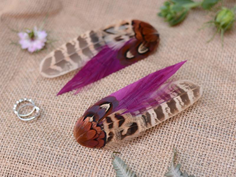Pflaumen Und Fasan Feder-Haarspange | Feder Fascinator Kopfschmuck Brautjungfer Haarspange Hochzeit von FloraAndTheFox
