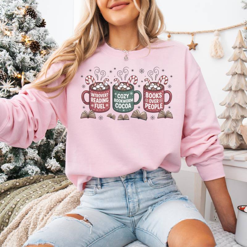Buch Liebhaber Weihnachten Sweatshirt, Kuschliger Kakaobecher Pullover, Introvertierter Winter Tbr Lese Süßer Urlaub Bücherwurm Geschenk Leser von FloraHappiness