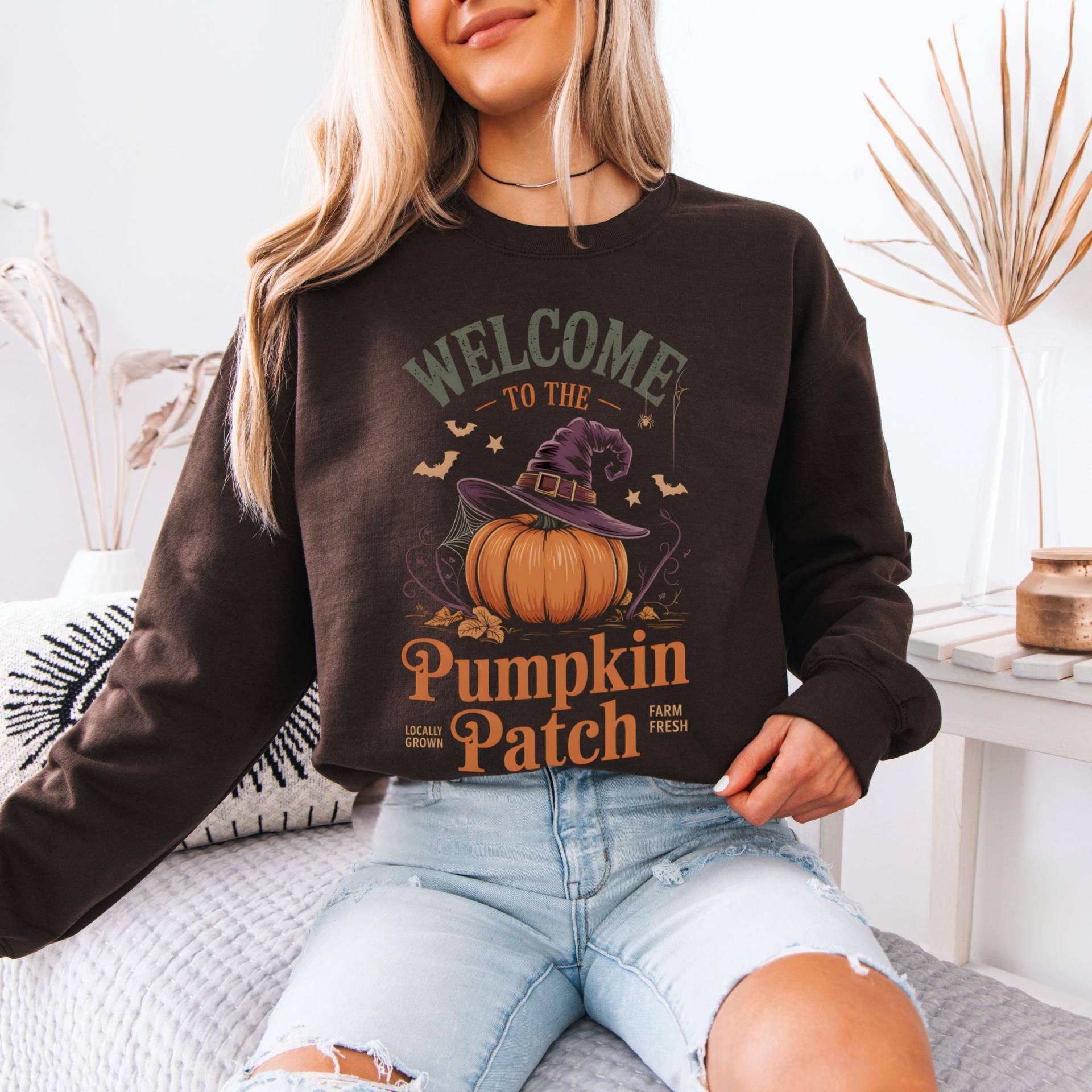 Hexen Kürbisfeld Herbst Sweatshirt Halloween, Retro Bauernhaus Pullover Gruselig Gotik Geschenk Frauen, Herbstliches Backen Outfit Dunkel Hexen Kürbisfeld Herbst Sweatshirt Halloween, Retro Bauernhaus Pullover Gruselig Gotik Geschenk Frauen, Herbstliches Backen Outfit Dunkel von FloraHappiness