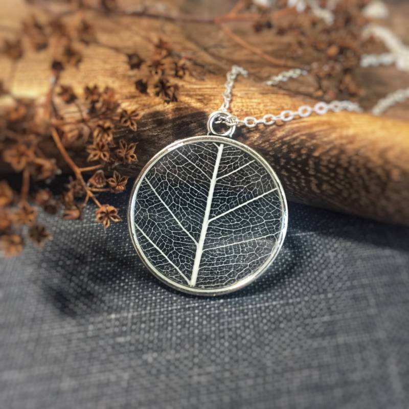 Bodhi Blatt Vein Halskette Echtes Getrocknetes Blatt, Resin Terrarium Anhänger von FloraStudio2014