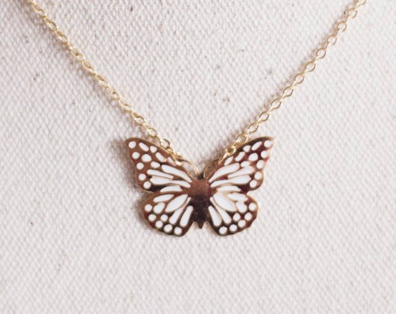 Gold Schmetterling Kette Weißer Emaille Anhänger, Boho Charm von FloraStudio2014