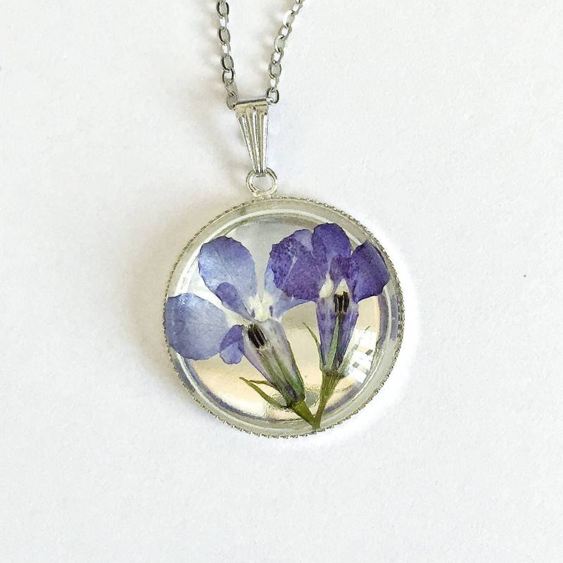 Lobelia Blume Kette Echte Getrocknete Blumen Harz Anhänger, Versilbert von FloraStudio2014