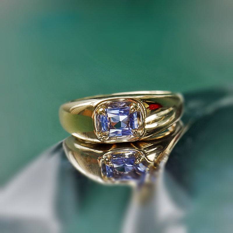 Vintage Designer Schmuck 18K Gold Smaragd Ausgefallen Geschliffen Saphir Gold Ring Ins Edelstein von FloraTung