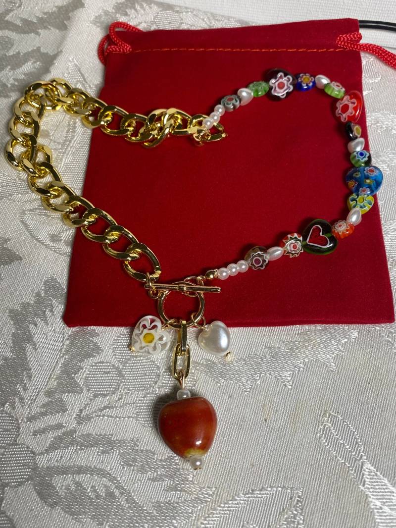 Glas Statement Kette, Herz Anhänger, Glasperlenkette Glas Statement Kette, Herz Anhänger, Glasperlenkette von FloralNatureDesigns