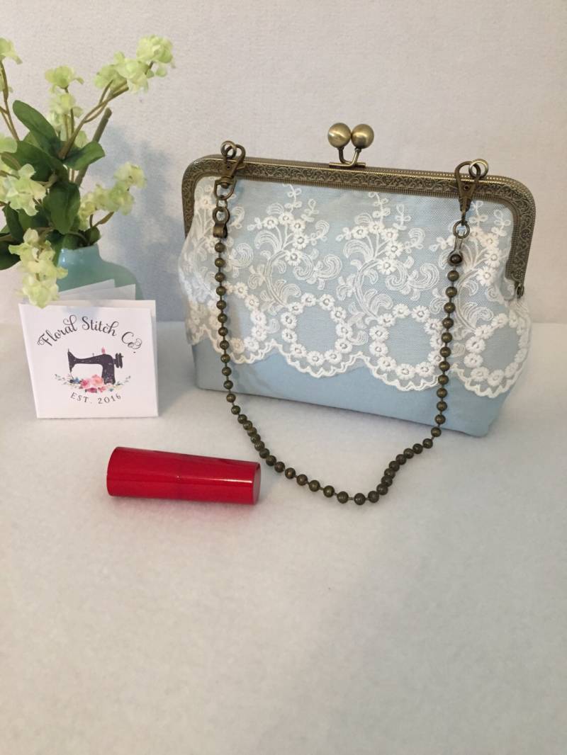 Handgemachte Blaue Baumwolle Floral Spitze Braut/Abend Geldbörse/Clutch Handgemachte Blaue Baumwolle Floral Spitze Braut/Abend Geldbörse/Clutch von FloralStitchCo