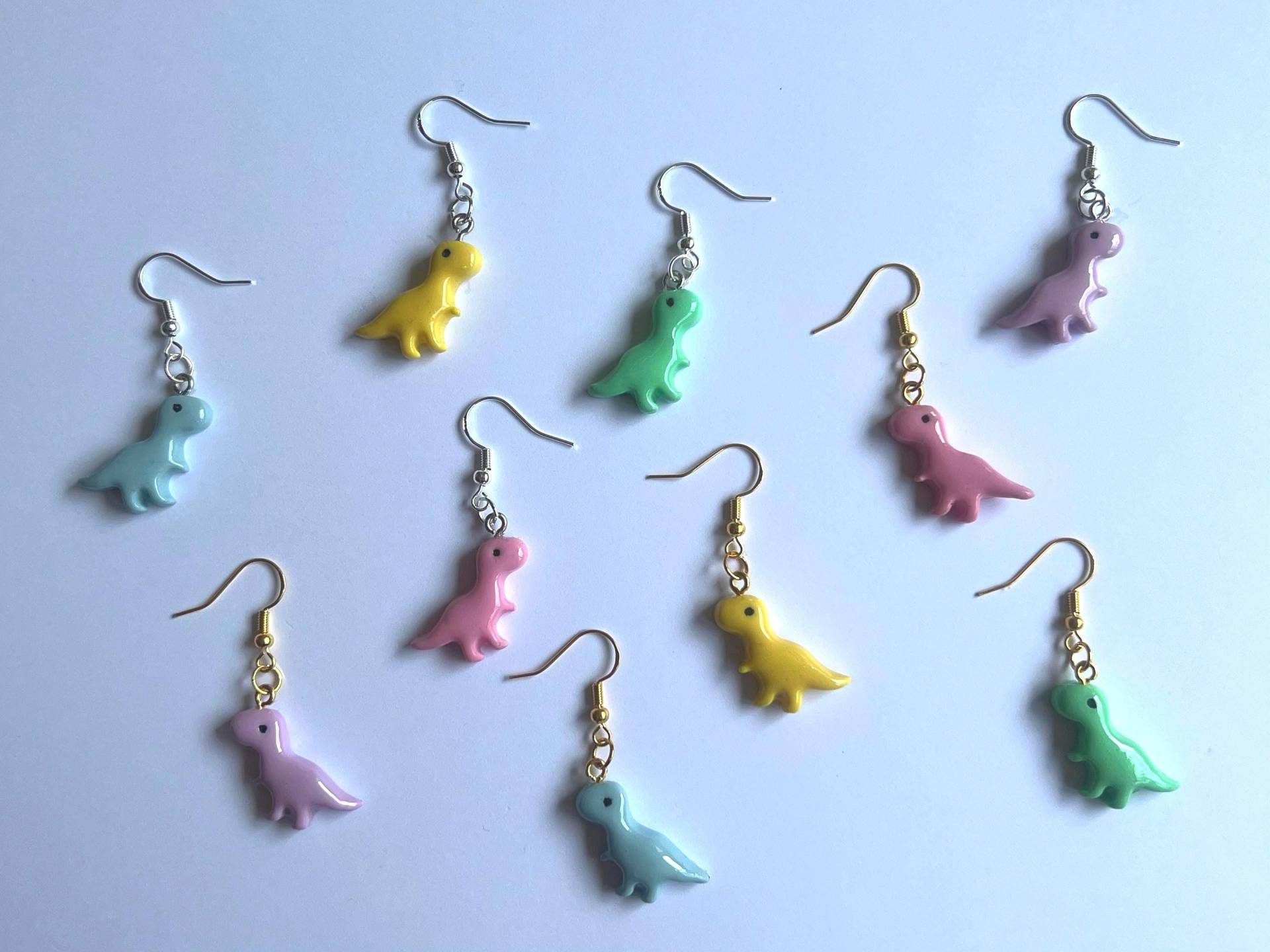 Polymer Clay Dinosaur Earrings Polymer Clay Dinosaur Earrings von FlorasaurusCrochet