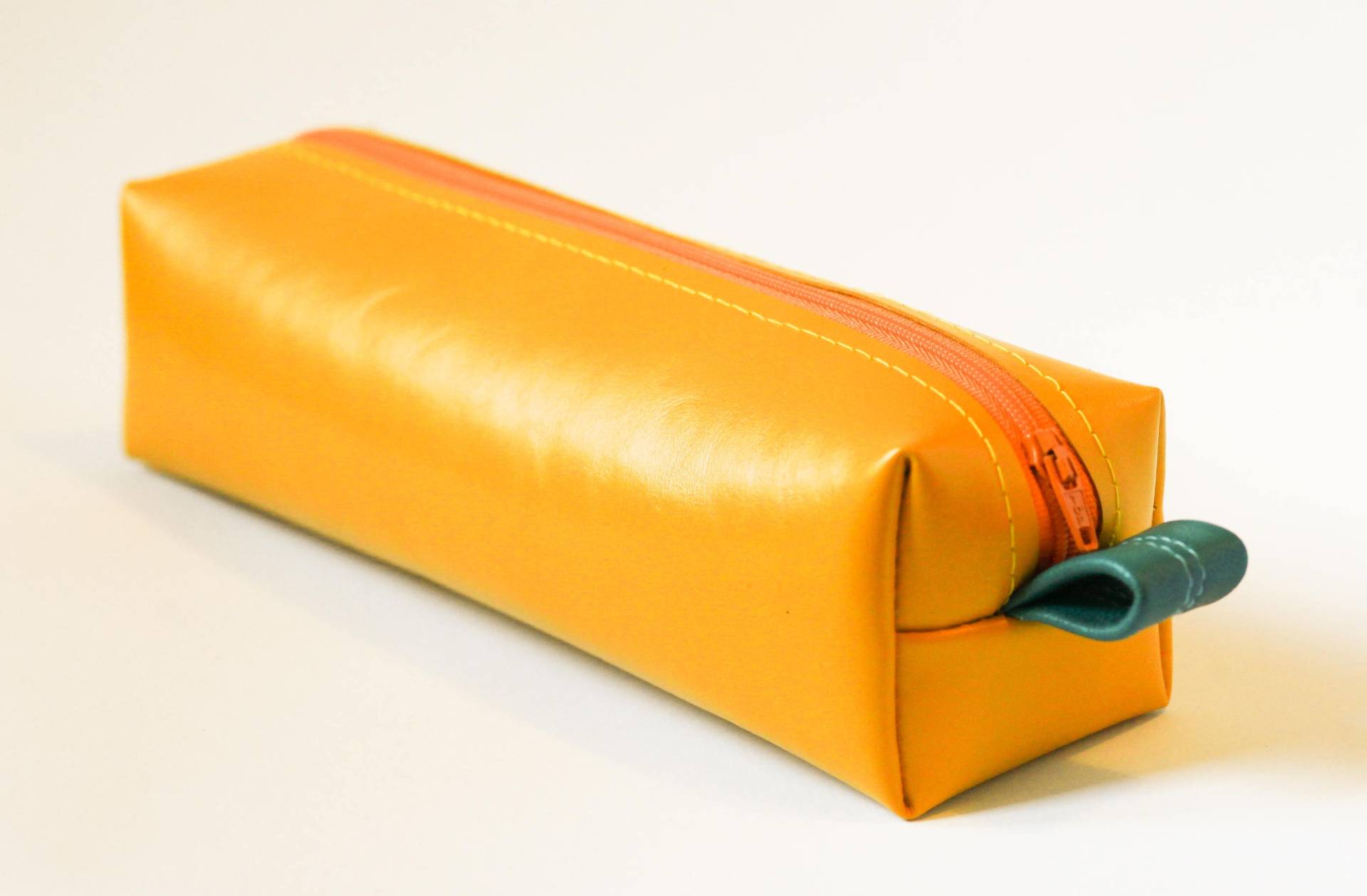 Etui Aus Leder Mit Reißverschluß Und Lasche Etui Aus Leder Mit Reißverschluß Und Lasche von FlorenceandWoolfe