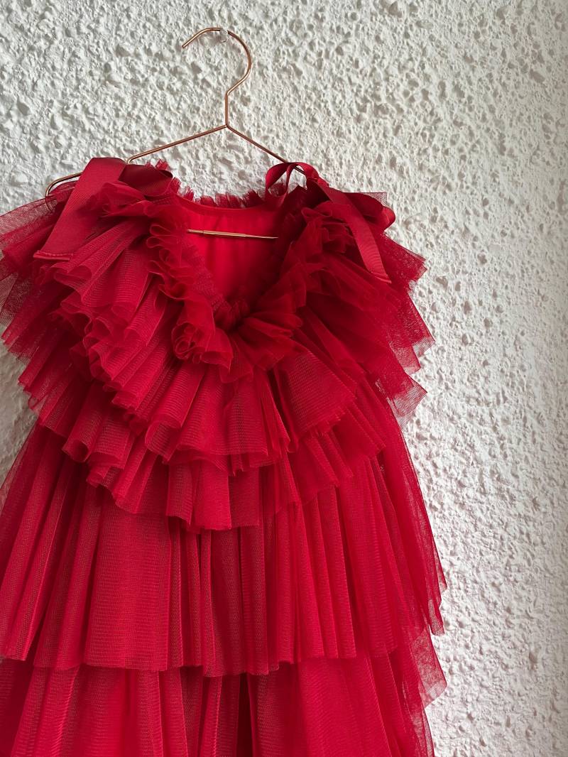 Rotes Tüll Rüschen Kleid von Florenceandbunny