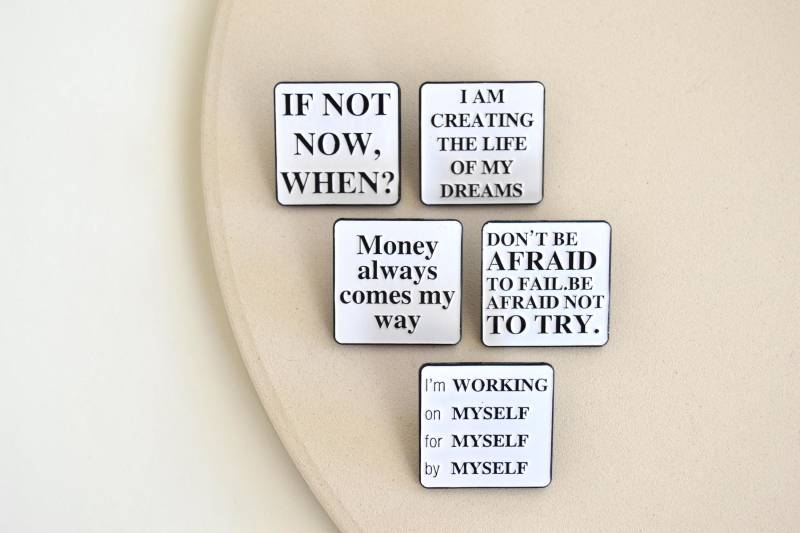 Brosche Pin Emaille Anstecker Mit Motivationssprüchen - Girlspower Frauenpower Motivation Sprüche Quotes Zum Anstecken von Florentiinees