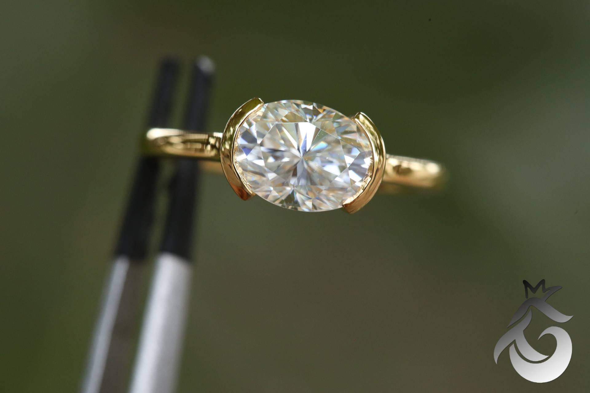 10 8 Mm Oval Cut Verlobungsring in Weiß 10K/14K/18K Gold, Moissanite Solitär Ehering Im Ovalschliff, Halbe Lünette Set Ring von FlorentineGem