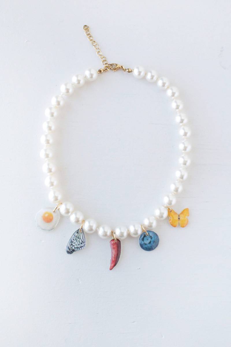 Butter Garden Halskette, Glasperle Mit Charme, Spaß Schmuck, Ei Schmetterling Chili Papier Tolles Geschenk von FloresJewellery