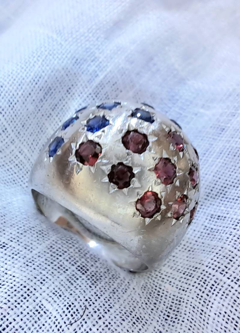 750Er Gold Ring Mit Rubinstein von FloresJuwelier