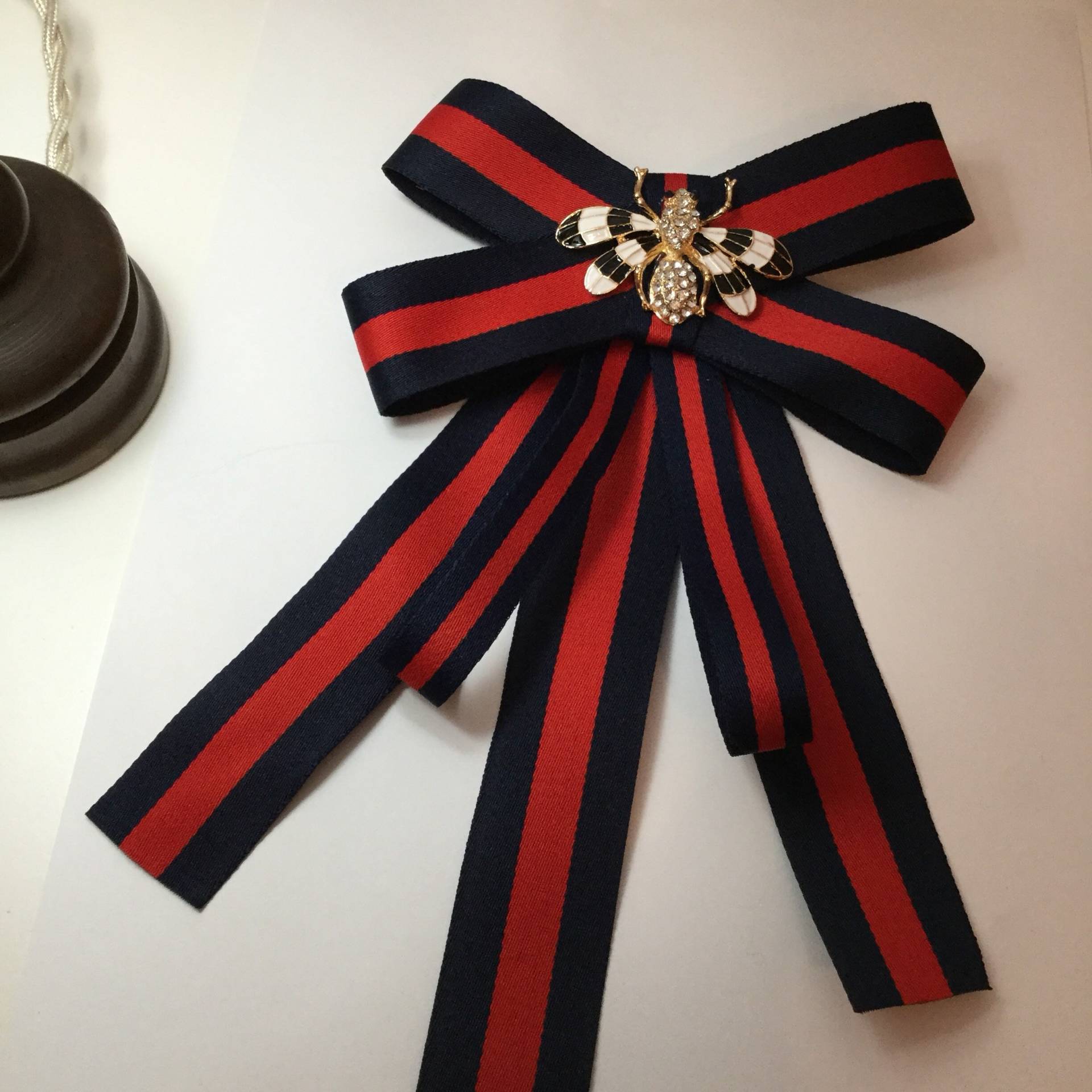 Maxi-Schleife Brosche Für Hemd, Anstecknadel Biene von Floresche