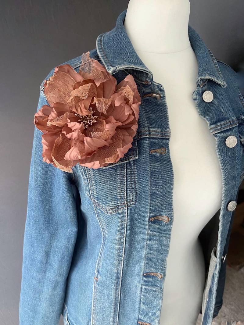 stoffblume Zum Anstecken, Goldbraun Brosche, Ansteckblume Anstecker Seidenblume, Blume, Georgine Braun von FloriLi