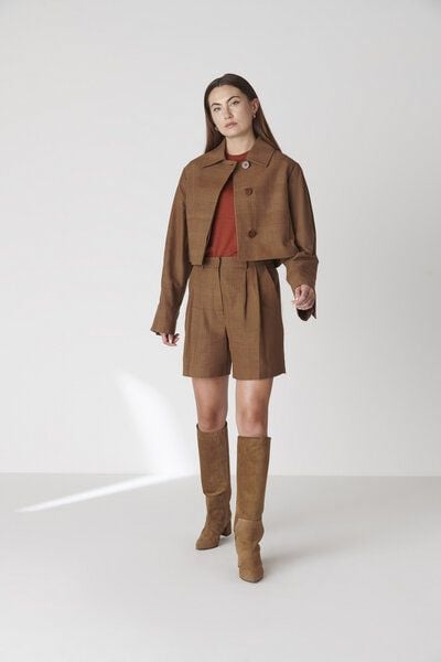 Floria Collective Damenshorts Bièl in Cappuccino-Braun – Handgefertigte Shorts aus Bio-Baumwolle von Floria Collective