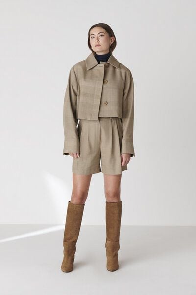 Floria Collective Damenshorts Bièl in Salbeigrün – Handgefertigte Shorts aus Bio-Baumwolle – Pflanzlich gefärbt Floria Collective Damenshorts Bièl in Salbeigrün – Handgefertigte Shorts aus Bio-Baumwolle – Pflanzlich gefärbt von Floria Collective