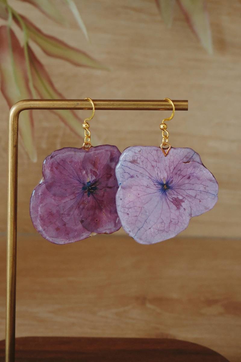 Handmade Purple Hydrangea Earrings - Real Flower Jewelry, Resin Earrings, Botanical Nature Unique Gift For Her Handmade Purple Hydrangea Earrings - Real Flower Jewelry, Resin Earrings, Botanical Nature Unique Gift For Her von FlorifyCreations