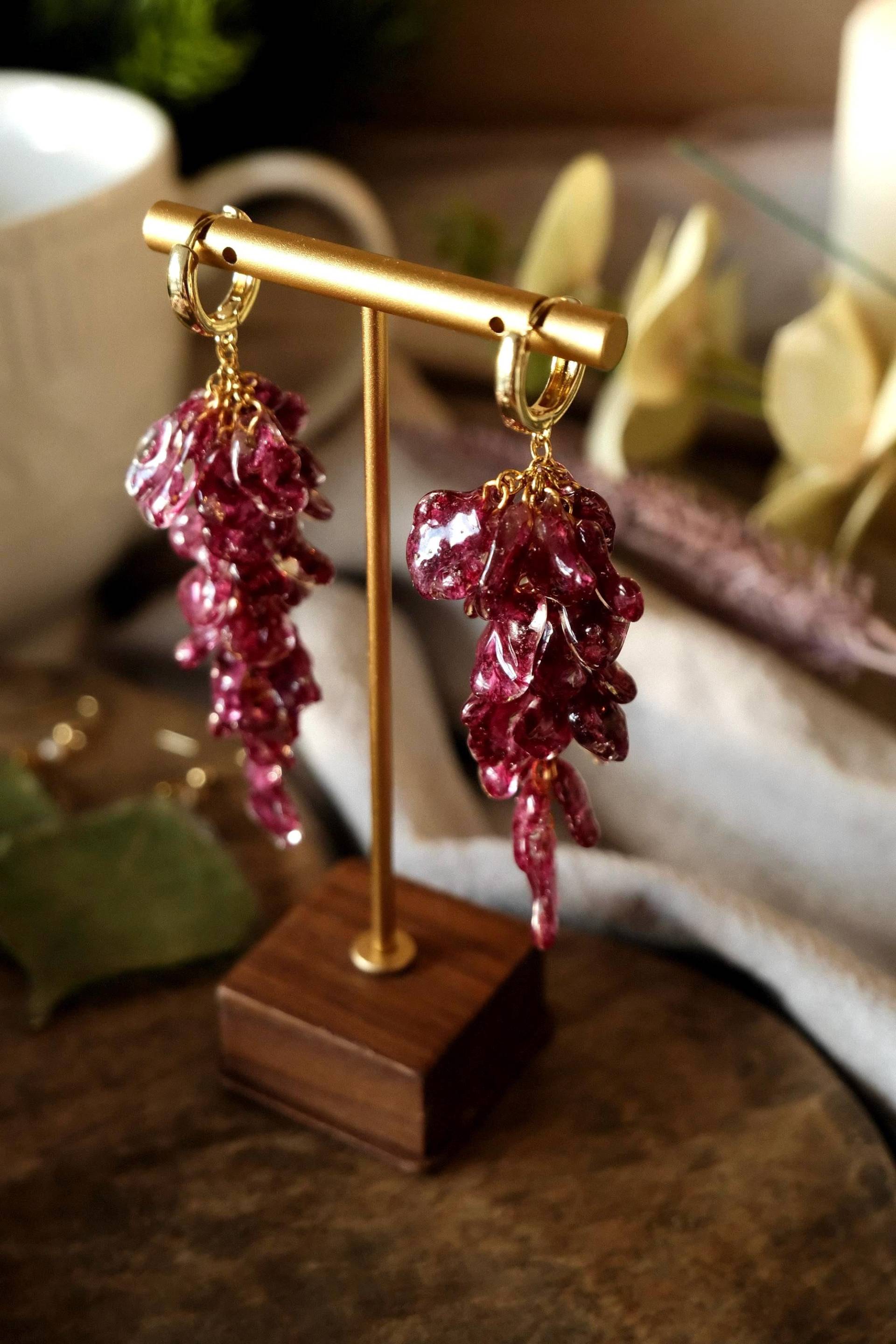 Handmade Real Petal Statement Earrings - One-Of-A-Kind Long Dangle With Gold-Plated Hoops Unique Botanical Resin Jewelry von FlorifyCreations