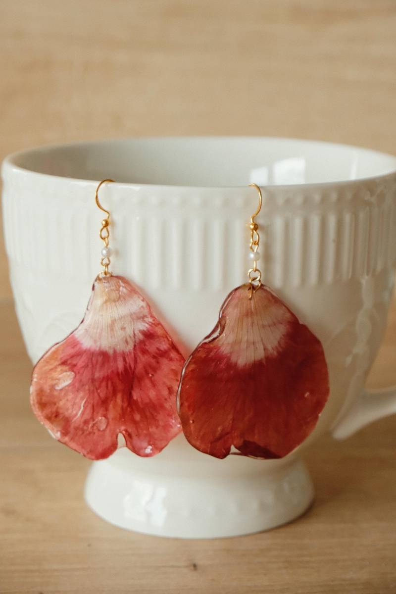 Ranunculus Petal Resin Earrings | Flower Handmade Botanical Jewelry Statement Florifycreations Jewelry Ranunculus Petal Resin Earrings | Flower Handmade Botanical Jewelry Statement Florifycreations Jewelry von FlorifyCreations