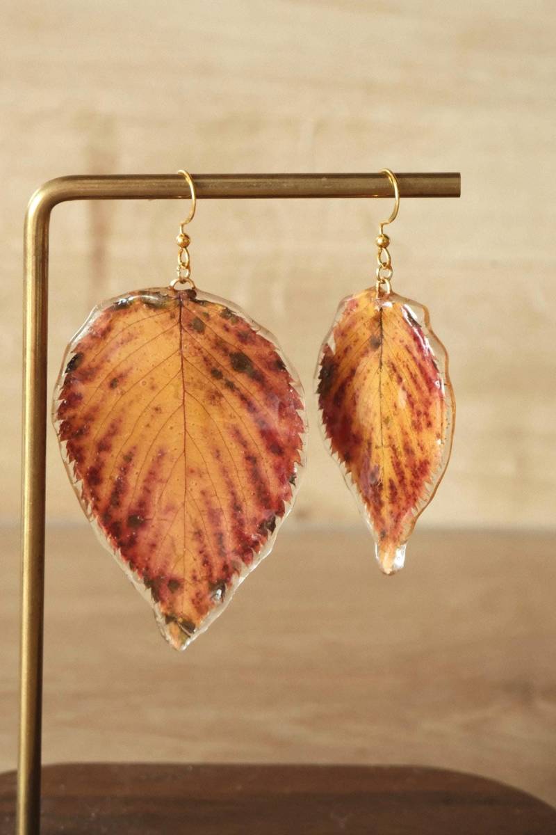 Real Autumn Leaf Earrings - Orange Red Resin Nature Inspired Jewelry Botanical Dangle Florifycreations Real Autumn Leaf Earrings - Orange Red Resin Nature Inspired Jewelry Botanical Dangle Florifycreations von FlorifyCreations