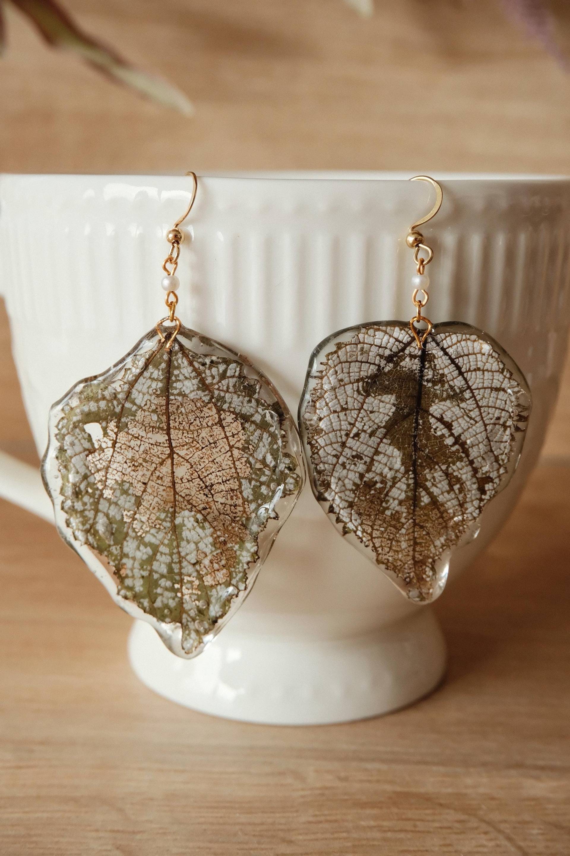 Real Leaf Earrings | Natural Chewed Jewelry Resin Art Statement Wabi Sabi Nature Gift Botanical Dangle von FlorifyCreations