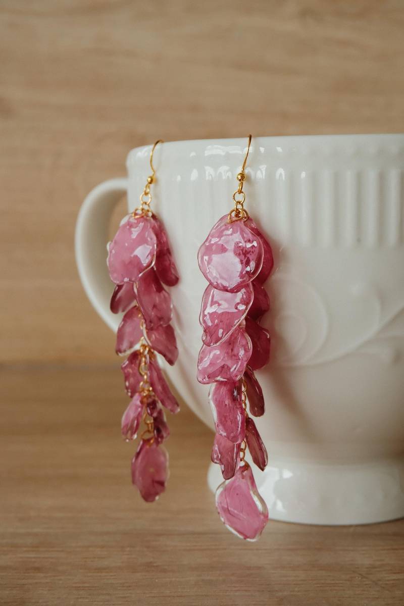 Real Peach Blossom Earrings - Wedding Jewelry, Bridesmaid Gift, Blush Pink Floral Earrings, Statement Resin Jewelry von FlorifyCreations