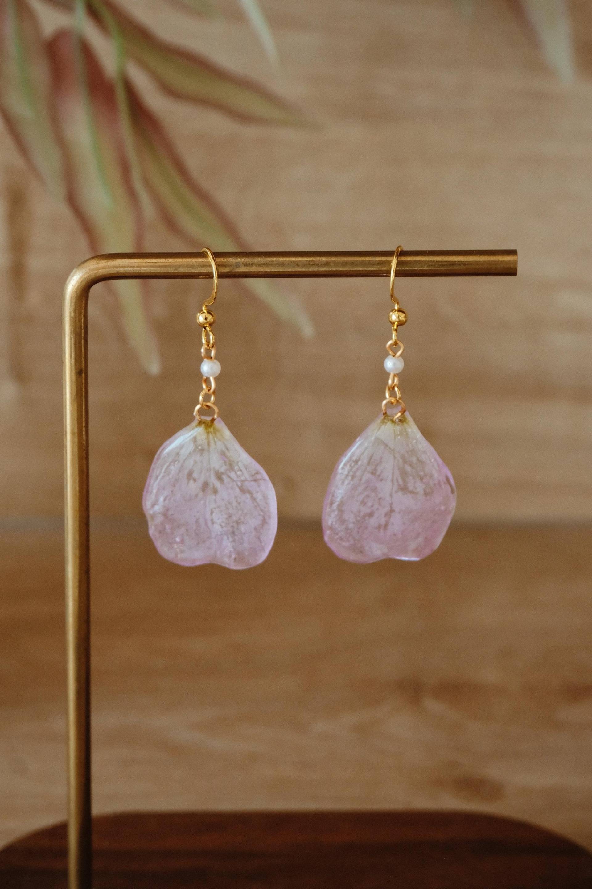 Real Rose Petal Earrings - Pink Botanical Resin Jewelry | Handmade Floral Dangle Nature-Inspired Gift For Her von FlorifyCreations